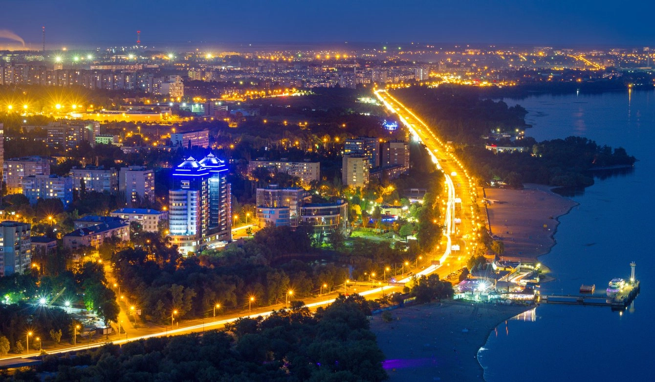Вечерний город Запорожье, Украина